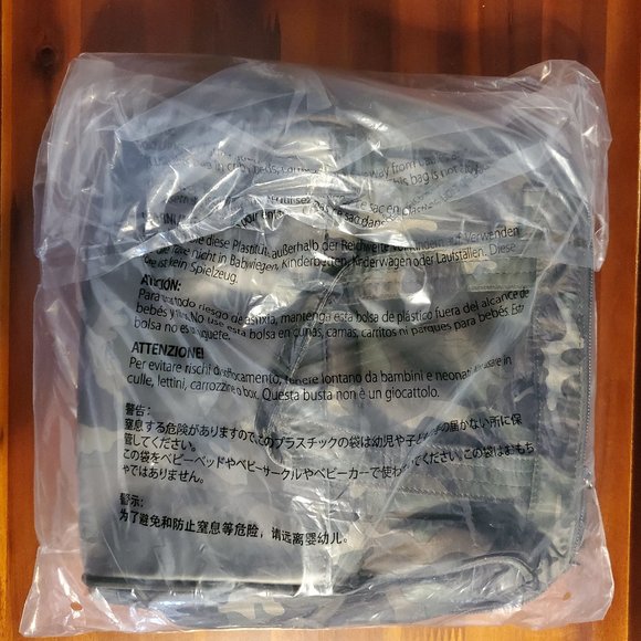 NEW Lug Chewy Insulated Lunch Tote Camo Green - Picture 3 of 5